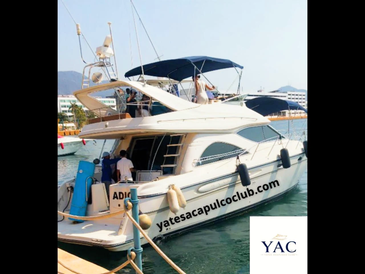 Yate Adios 18 personas Acapulco Flybridge