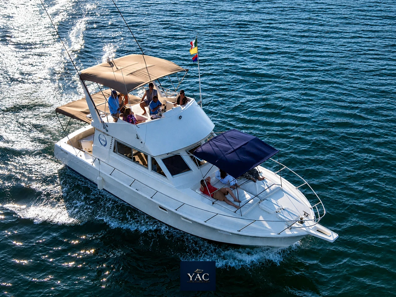 Yate-12-personas-Acapulco